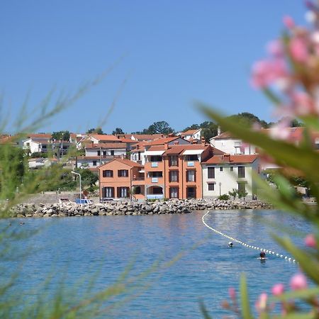 Apartments Myadria Malinska Exteriér fotografie